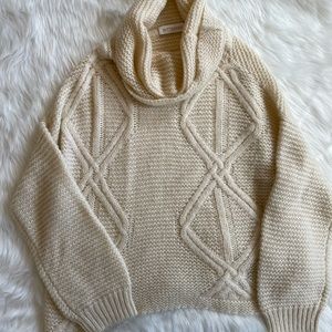 KITTENISH Knit Turtleneck Scoop Neck Cream Sweater Size M